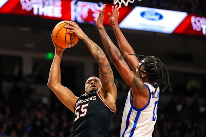 Ta'Lon Cooper going up for a shot against Kentucky's Rob Dillingham (23rd Jan., 2024)